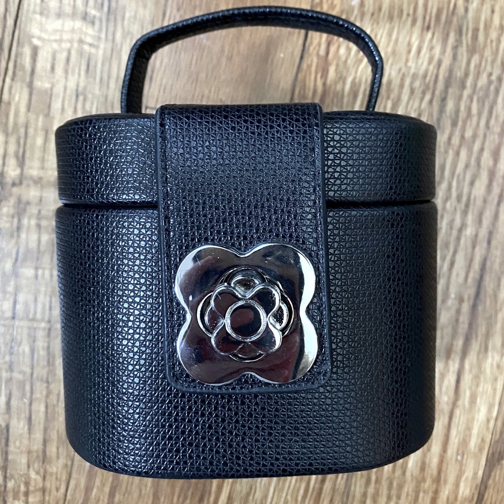 NWOT Tuscan DESIGNS black travel jewelry box